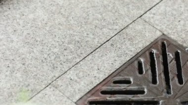Granit karo üzerinde Yağmur Olukları
