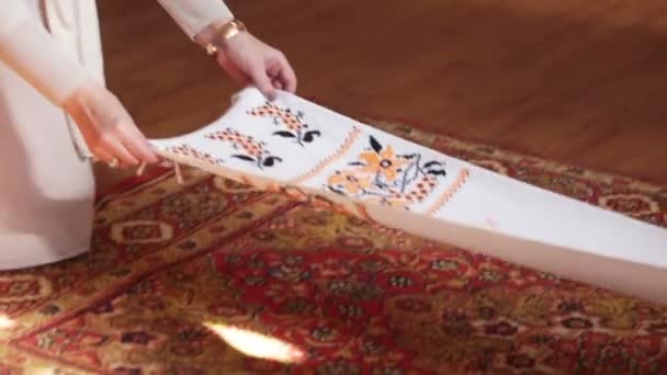 結婚式の刺繍タオル — ストック動画