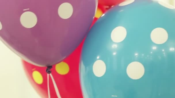 Trois ballons — Video