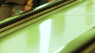 yürüyen merdiven metro