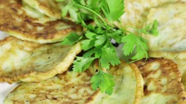 Krep plaka üzerinde