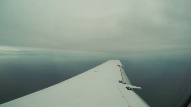 Uitzicht vanaf vliegtuig — Stockvideo