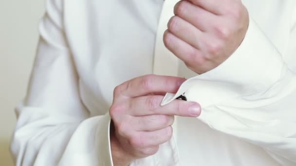 Men cufflinks — Stock Video