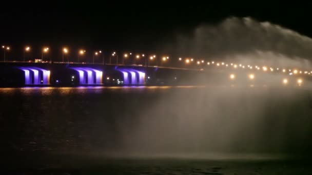 Fontein rivier nacht — Stockvideo