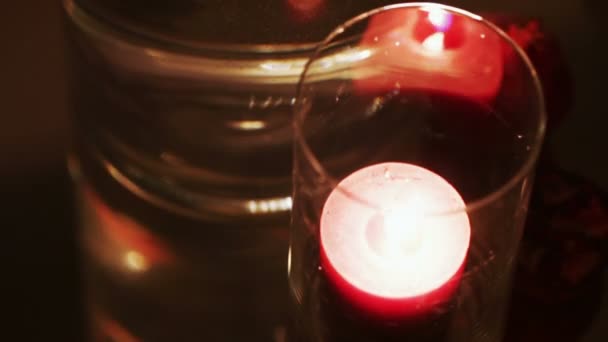 Candele accese in vetro — Video Stock