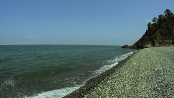 Piedras en la playa — Vídeos de Stock