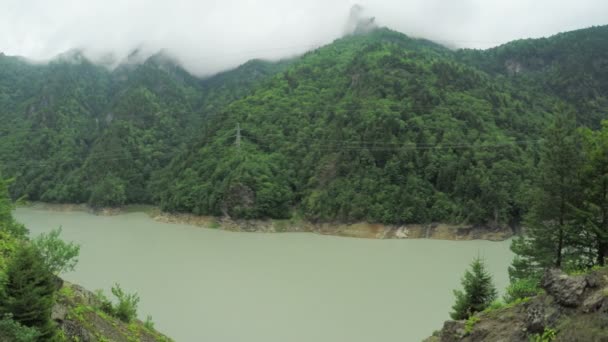 Arroyo de montaña en Georgia — Vídeo de stock