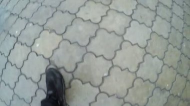Şehirde ıslak asfalt