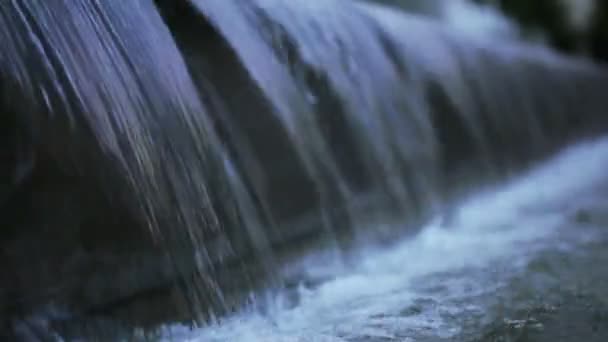 Fontaine de plancher ruisseau 