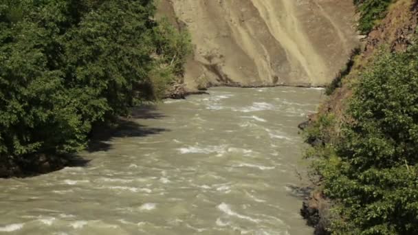 Montaña naturaleza del río — Vídeos de Stock