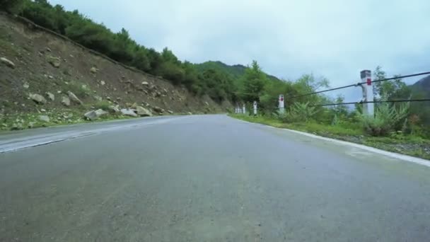 자동차에서 산악도로 — 비디오