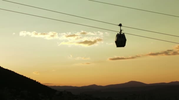 Τελεφερίκ στο ηλιοβασίλεμα — Αρχείο Βίντεο