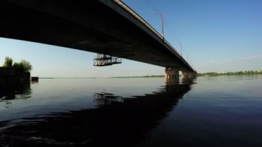 Dnipro üzerinde köprü