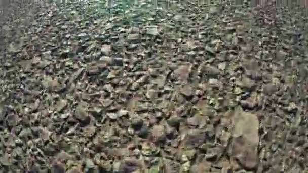 Superfície da estrada com pedras — Vídeo de Stock