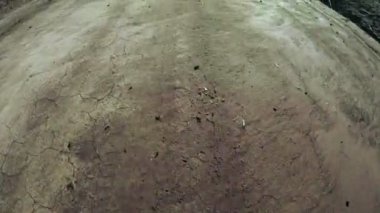 Asfaltsız yol bahar