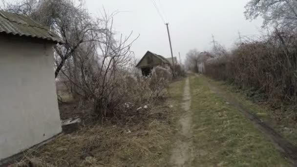 Edifício destruído sobre a natureza — Vídeo de Stock