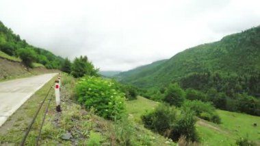 dağ yolu açmak