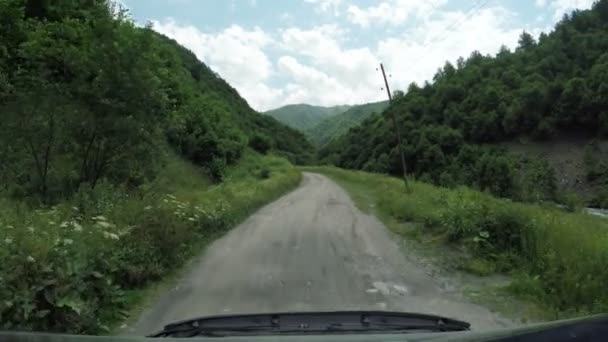 Bergstraße vom Auto aus — Stockvideo