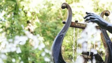 Çeşme harp şeklinde