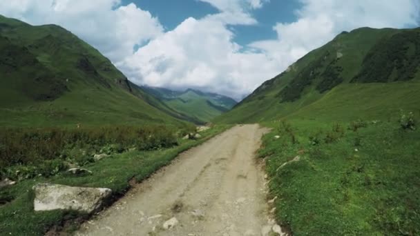 Mountain road turn — Stock Video