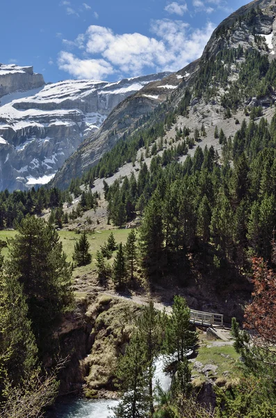 远足径到马戏团 Gavarnie — 图库照片