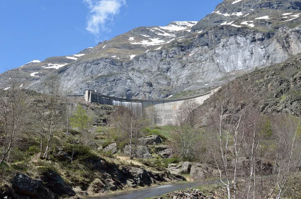 Gloriettes dam i franska Pyrenéerna — Stockfoto