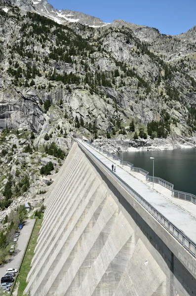 Estany de Cavallers nos Pirinéus espanhóis — Fotografia de Stock