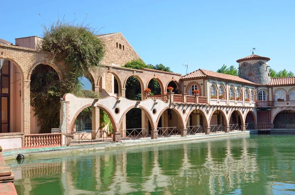 Римские бани курорта в испанской деревне Монбрио дель Камп — стоковое фото