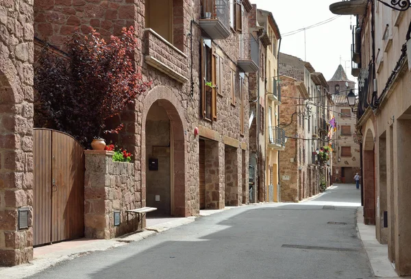 Starożytnej ulicy hiszpańskiego miasta Prades — Zdjęcie stockowe