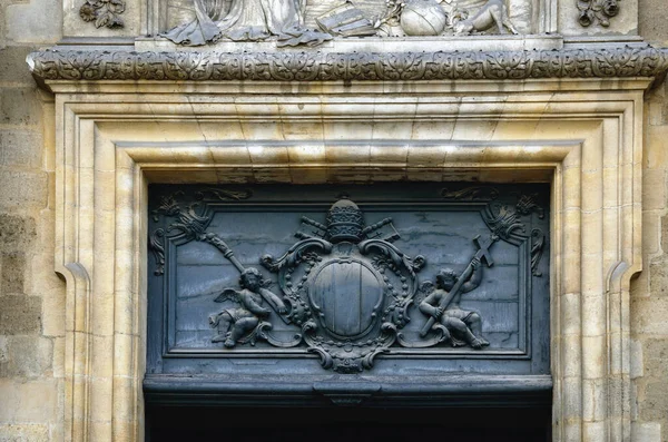 Decoration Portal Angels Shield Crown Wall Ancient Cathedral Bordeaux France — Stock Photo, Image