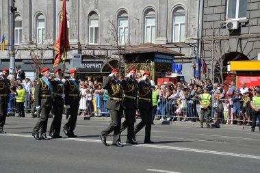 Kyiv, Ukrayna - 24 Ağustos 2018: Khreshchatyk Caddesi 'nde Bağımsızlık Günü Geçidi