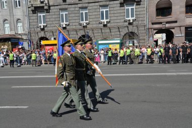 Kyiv, Ukrayna - 24 Ağustos 2018: Khreshchatyk Caddesi 'nde Bağımsızlık Günü Geçidi