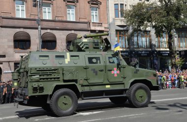 Kyiv, Ukrayna - 24 Ağustos 2018: Khreshchatyk Caddesi 'nde Bağımsızlık Günü Geçidi