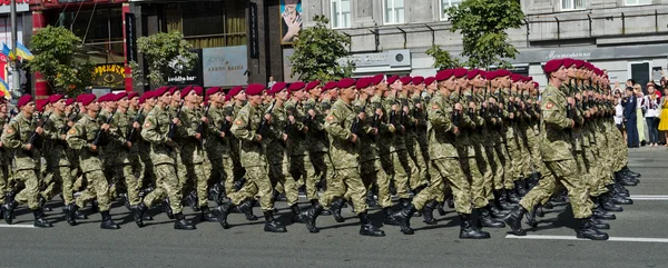 Militaire parade in de Oekraïense hoofdstad — Stockfoto