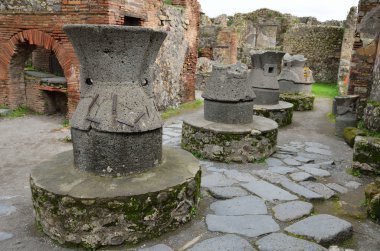 Yunan seramik antik Pompei'de geri