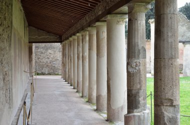 Antik Pompei'de bina restore