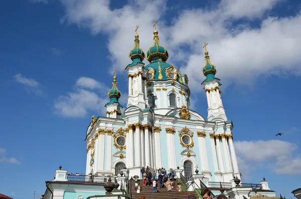 Die berühmte heilige andrew-kirche in kiev — Stockfoto