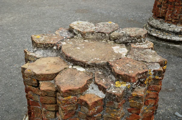 Brick core of the ancient column in Pompeii — Stock Photo, Image