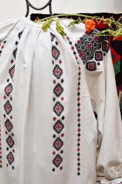 Ukraynalı kadın vyshyvanka