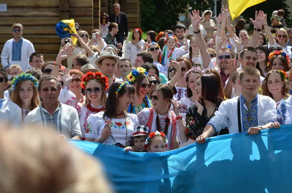 Participants of Megamarch of embroideries in Kiev — Stock Photo, Image