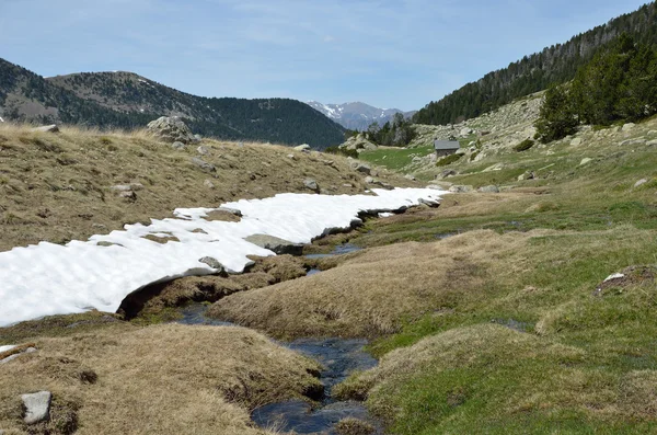 Vår utsikt över dalen madriu-perafita-claror — Stockfoto