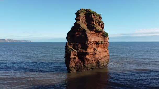 Ngiltere Devon Ladram Bay Rock — Stok video