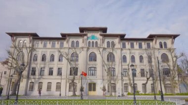 Eski Türk Sarayı cephesi. Başla. Türkiye 'deki güzel simetrik saray. XVI. Yüzyılın Osmanlı mimarisi anıtı. İstanbul 'un mimari manzarası