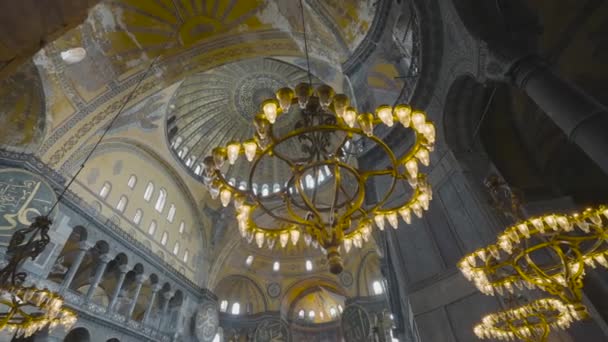Inside Hagia Sophia. Action. Beautiful interior with vaults inside grand Mosque of Hagia Sophia. World-famous monument of Byzantine architecture. Architectural sights of Istanbul — Stock Video