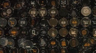 Modern dünyanın bilgilendirici iletişim teknolojisi kavramı. Animasyon. Siyah arkaplanda dijital internet sembolleri olan yuvarlak simgelerin satırları, pürüzsüz döngü.