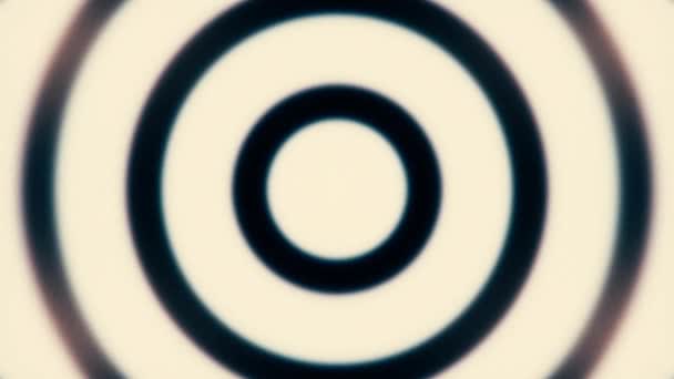 黒と白のズーム円、シームレスなループ。アニメーション。単純な幾何学的運動グラフィックスモノクロ背景,信号を作る円の拡大. — ストック動画