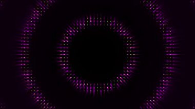 Siyah arka planda elektronik parlak halkalar. Animasyon. Siyah arka planda hareket eden diyot daireli animasyon. Neon hipnotik halkaları olan bir gece gösterisi.