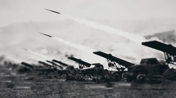 Russia - Mosca, 04.22.2021: foto retrò in bianco e nero dei tempi della Grande Guerra Patriottica. Filmati delle scorte. Colpi d'epoca di soldati, macchinari e carri armati. — Foto Stock