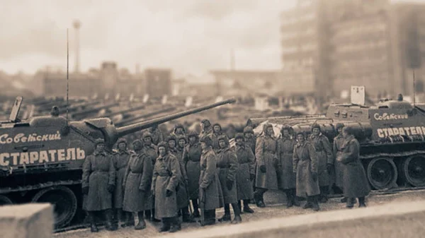 Russia - Mosca, 04.22.2021: foto retrò in bianco e nero dei tempi della Grande Guerra Patriottica. Filmati delle scorte. Colpi d'epoca di soldati, macchinari e carri armati. — Foto Stock