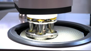 Endüstriyel santrifüj makinesi. HDR. Laboratuvar ve endüstriyel uygulamalar için küçük santrifüj. Santrifüjlü modern fabrika